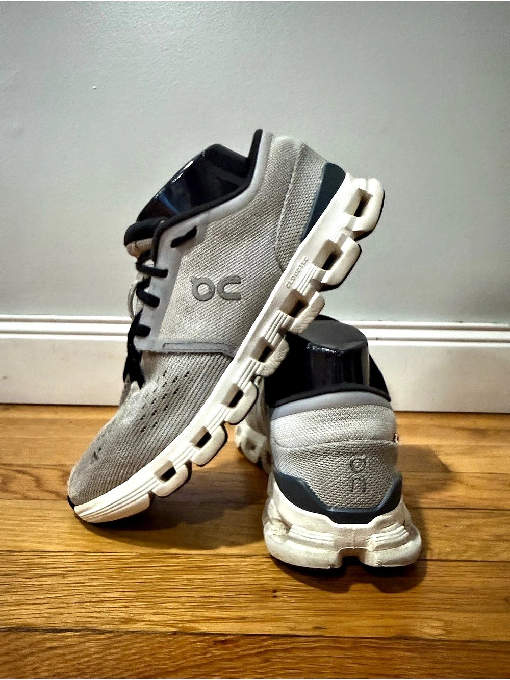 On Cloud X Athletic Sneakers Gray & Black US 7.5